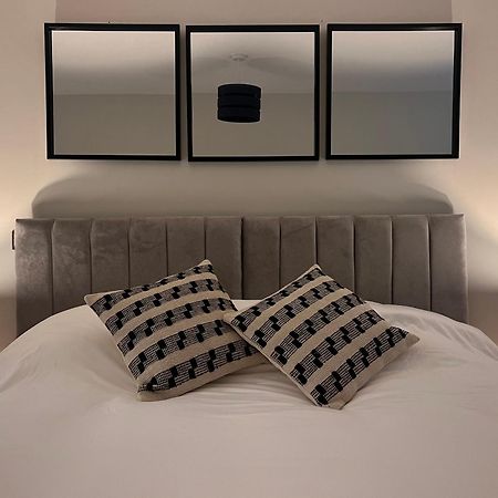 Modern Apartment - Bhx Nec - Free Secure Gated Parking 솔리헐 외부 사진