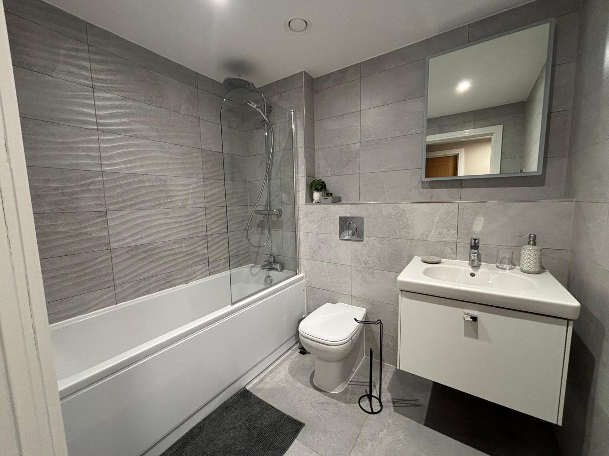 Modern Apartment - Bhx Nec - Free Secure Gated Parking 솔리헐 외부 사진